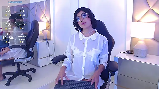 Snapshot of LeeThompson_ chatting on 01/11/25, 11:56 LeeThompson  online show from 01/11/25, 11:56