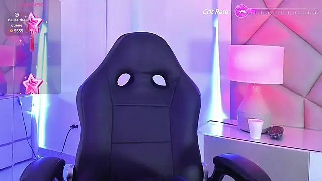 Snapshot of LeeThompson_ chatting on 02/17/25, 12:48 LeeThompson  online show from 02/17/25, 12:48