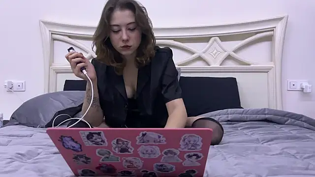 Snapshot of misswishh_ chatting on 12/17/24, 07:48 misswishh  online show from 12/17/24, 07:48