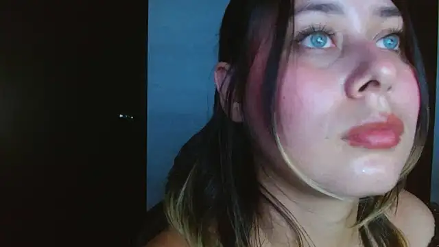 Snapshot of pamela_fox03 chatting on 10/20/25, 10:21 pamela fox03 online show from 10/20/25, 10:21