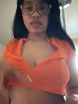 Snapshot of afavoredangel chatting on 02/11/26, 04:23 afavoredangel online show from 02/11/26, 04:23