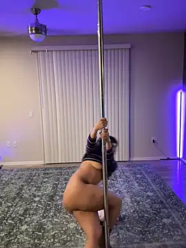 Snapshot of afavoredangel chatting on 02/12/26, 04:29 afavoredangel online show from 02/12/26, 04:29