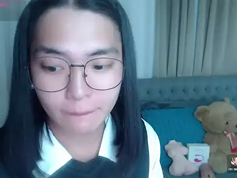 Snapshot of zhaviahale21 chatting on 07/04/26, 10:05 zhaviahale21 online show from 07/04/26, 10:05