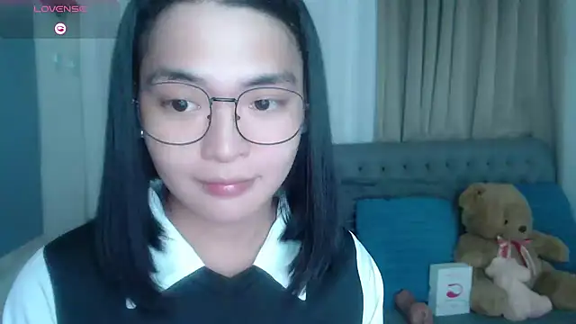 Snapshot of zhaviahale21 chatting on 07/05/26, 06:04 zhaviahale21 online show from 07/05/26, 06:04
