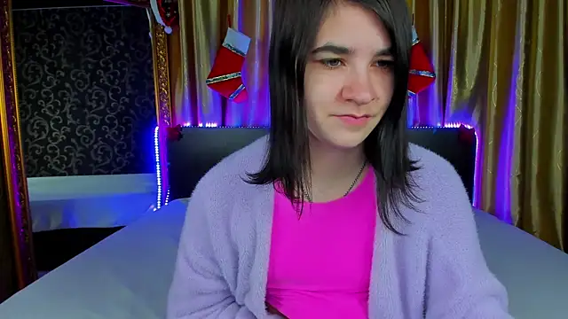  Polly Love  online show from 12/17/25, 07:14