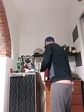 affascino online show from 04/18/26, 07:45