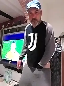 affascino online show from 04/22/26, 08:21