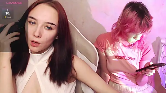 Snapshot of Robin_yourss chatting on 12/17/25, 12:33 Robin yourss online show from 12/17/25, 12:33