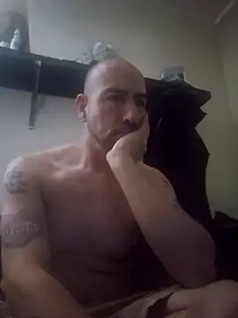 Snapshot of nakedtony81 chatting on 03/18/26, 05:32 nakedtony81 online show from 03/18/26, 05:32