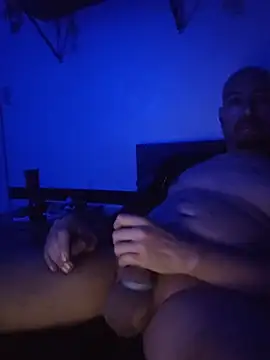 Snapshot of nakedtony81 chatting on 07/19/26, 01:04 nakedtony81 online show from 07/19/26, 01:04