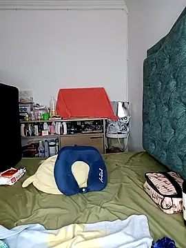 KimPielCanela online show from 02/15/25, 09:15