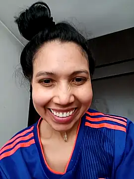 KimPielCanela online show from 10/01/25, 03:07