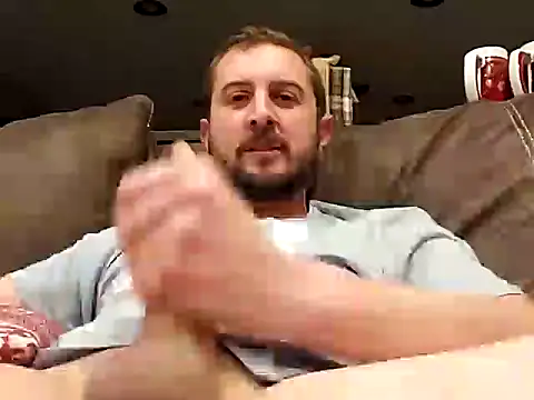 Snapshot of MrMechanic38 chatting on 12/27/24, 01:18 MrMechanic38 online show from 12/27/24, 01:18