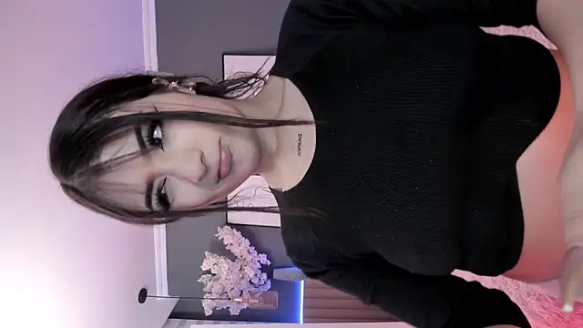 Megan mooree  online show from 02/15/25, 11:06