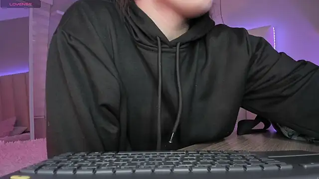 Megan mooree  online show from 03/22/25, 11:53