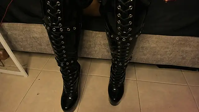 Agnes jones  online show from 04/23/26, 04:46