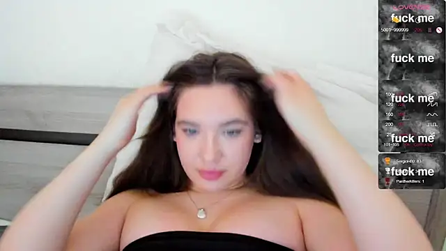 Snapshot of Holly_Molii chatting on 02/26/25, 06:26 Holly Molii online show from 02/26/25, 06:26