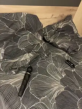 Holly Molii online show from 04/16/26, 02:34