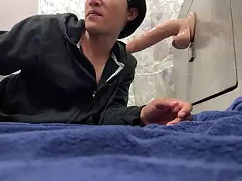 Akaerizz online show from 12/18/24, 05:59