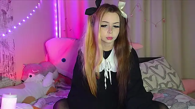 suemeow online show from 03/15/25, 12:47