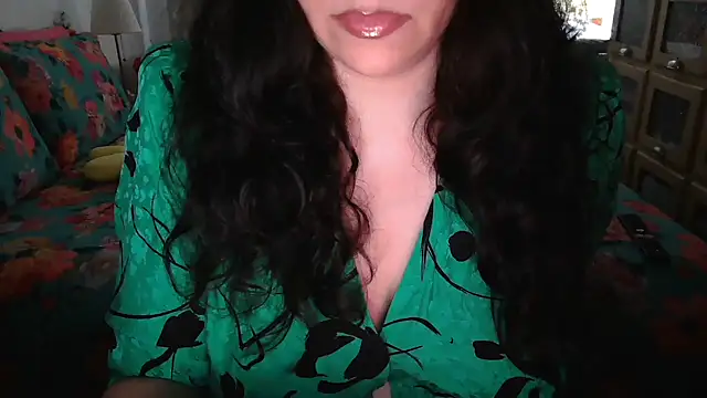 Snapshot of CronacaErotica chatting on 09/19/25, 12:28 CronacaErotica online show from 09/19/25, 12:28