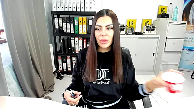 kilenyapatrice online show from 11/06/25, 11:44