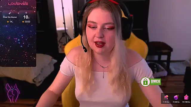 EvaAndLilith online show from 12/04/25, 09:29