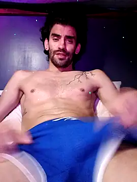 Snapshot of johngil0995 chatting on 09/30/25, 06:29 johngil0995 online show from 09/30/25, 06:29