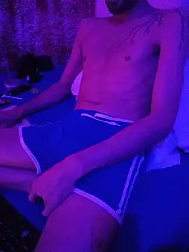 Snapshot of johngil0995 chatting on 11/22/25, 08:24 johngil0995 online show from 11/22/25, 08:24