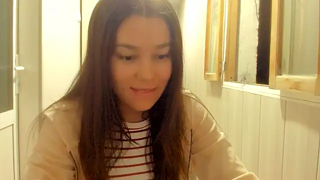 Snapshot of LunaXmii chatting on 09/30/25, 11:43 LunaXmii online show from 09/30/25, 11:43