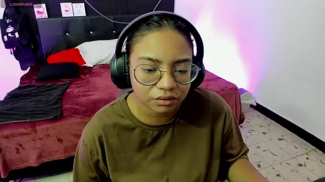 Snapshot of im_angels77 chatting on 02/22/25, 02:39 im angels77 online show from 02/22/25, 02:39