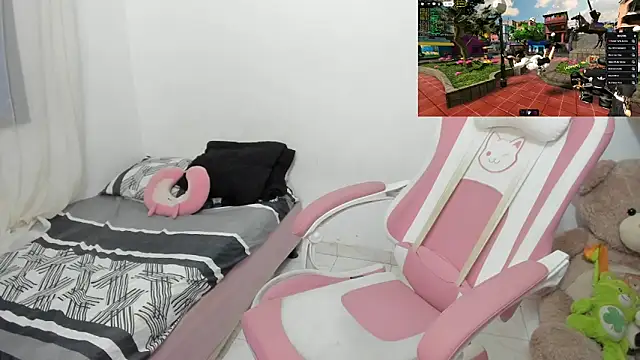 Snapshot of im_angels77 chatting on 10/29/25, 04:37 im angels77 online show from 10/29/25, 04:37