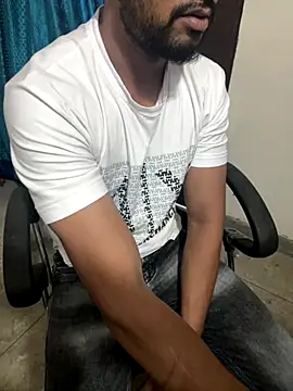 sexyboy09 online show from 09/15/25, 10:37