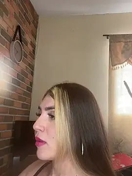 Snapshot of Emmy_flow chatting on 03/07/25, 03:39 Emmy flow online show from 03/07/25, 03:39