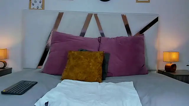 JaylaScott   online show from 02/04/25, 06:06