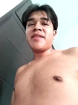 Snapshot of Dannysex chatting on 04/17/26, 12:13 Dannysex online show from 04/17/26, 12:13