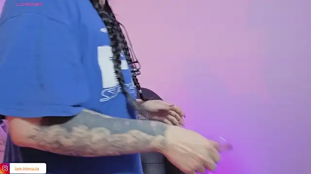 hina tay online show from 11/13/25, 03:16