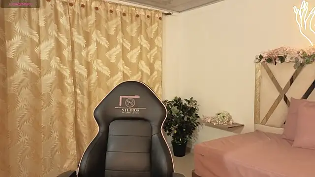 Snapshot of hina_tay chatting on 02/21/26, 03:07 hina tay online show from 02/21/26, 03:07