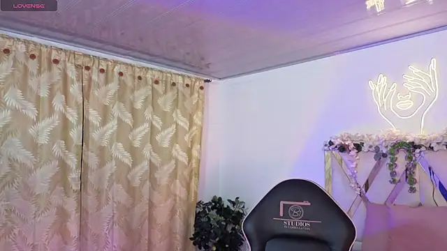 Snapshot of hina_tay chatting on 02/22/26, 03:07 hina tay online show from 02/22/26, 03:07