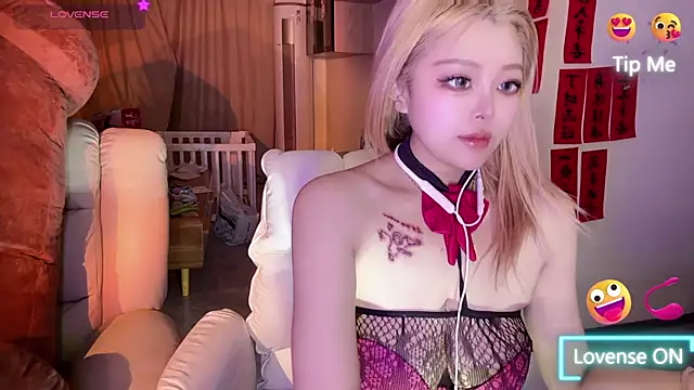 Bunny Tutu online show from 02/11/25, 11:10