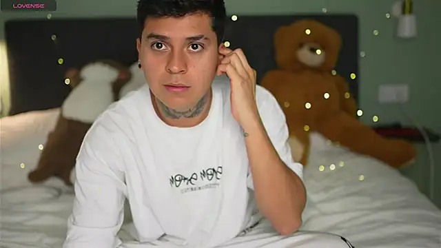 Snapshot of crazyrabbits chatting on 02/10/25, 03:53 crazyrabbits online show from 02/10/25, 03:53