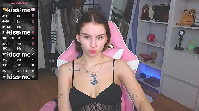 Snapshot of doll_barbieee chatting on 07/12/26, 10:34 doll barbieee online show from 07/12/26, 10:34