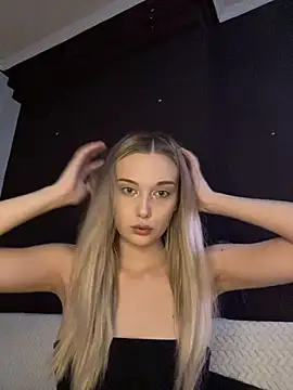 Snapshot of Alisa_Rise chatting on 02/16/25, 08:43 Alisa Rise online show from 02/16/25, 08:43