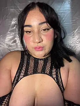 Snapshot of alexxaa96 chatting on 11/18/25, 02:06 alexxaa96 online show from 11/18/25, 02:06