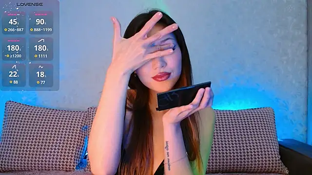 Min Jee  online show from 01/07/25, 08:13