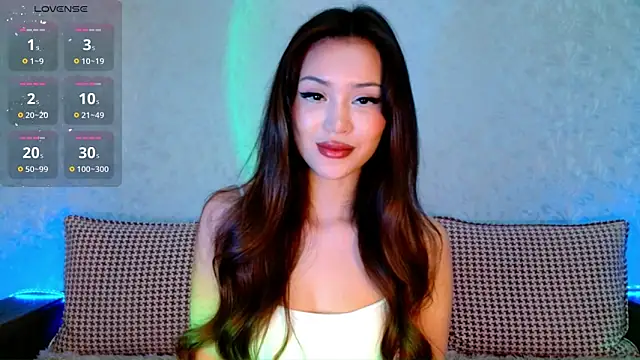 Min Jee  online show from 03/10/25, 07:42