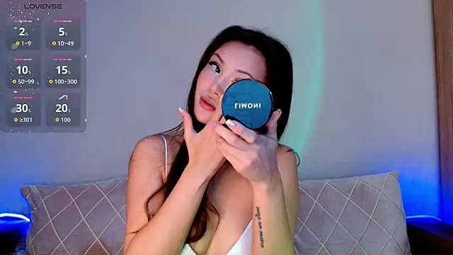 Min Jee  online show from 09/16/25, 09:27