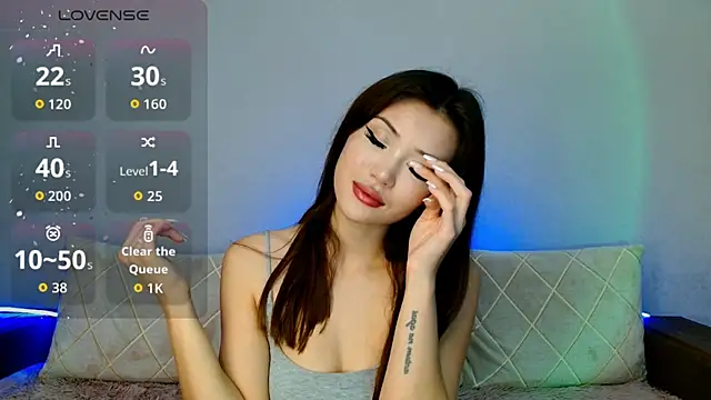 Min Jee  online show from 10/17/25, 01:31