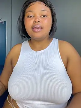 Snapshot of Curveysinaa chatting on 11/07/25, 05:51 Curveysinaa online show from 11/07/25, 05:51