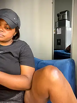 Snapshot of Curveysinaa chatting on 11/13/25, 12:15 Curveysinaa online show from 11/13/25, 12:15